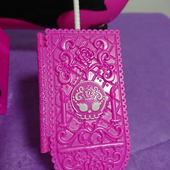 Monster high bath tub ect. - Picture 9 of 13